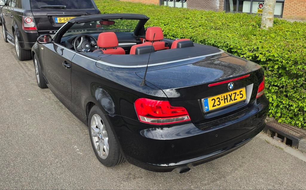 BMW 1-Serie 2.0 118I Cabrio AUT 2009 Zwart, Auto's, 1995 cc, Cabriolet, 4 stoelen, Zwart
