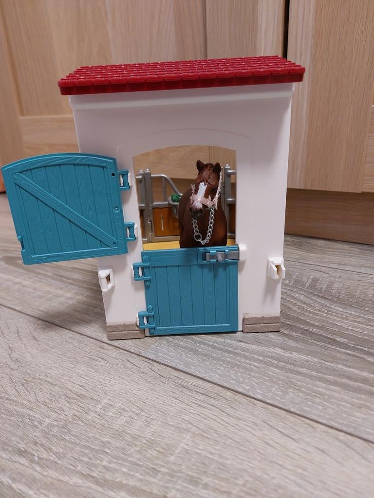 Schleich stal met paardje, Ophalen, Zo goed als nieuw