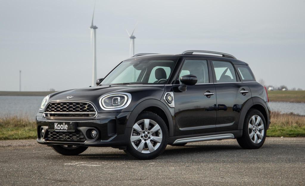 Mini Countryman 1.5 Cooper S E ALL4 Essential CAMERA / NAVI, Automaat, Countryman, Leder en Stof, Zwart