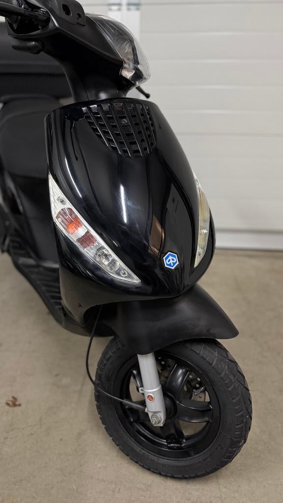 PIAGGIO ZIP 2000 2T 2015 🏁 | 1E EIGENAAR | BROM, Ophalen, Tweetakt, Maximaal 45 km/u, Zip