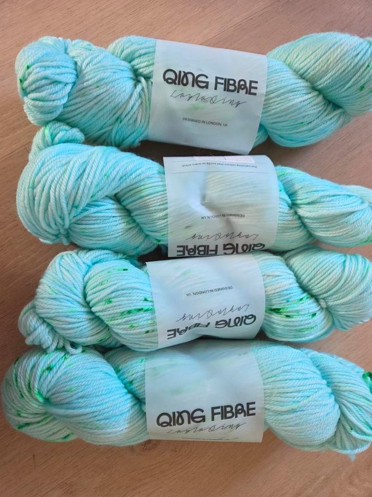 Qing Fibre Dashing DK - Nassau - 100% Superwash Merino, Hobby en Vrije tijd, Breien en Haken, Ophalen of Verzenden