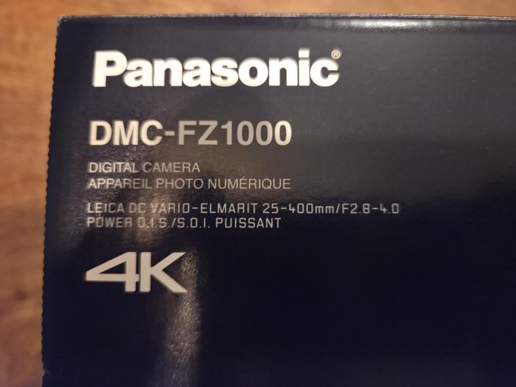 Panasonic Lumix FZ1000 4K Leica Bridge Camera 25-400mm, Audio, Tv en Foto, Fotocamera's Digitaal, Ophalen, Zo goed als nieuw, 20 Megapixel