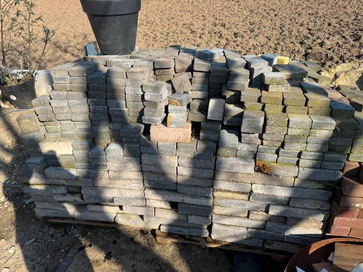 Gratis af te halen – restpartij grijze stenen ( 2 pallets), Tuin en Terras, Tegels en Klinkers, Gebruikt, Terrastegels, Overige materialen