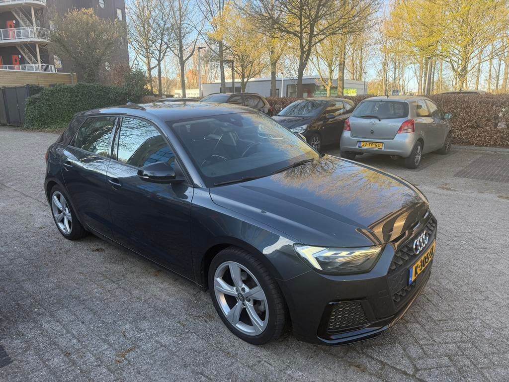 Audi A1 35 Tfsi 150pk S Tronic 2020 Grijs, Auto's, Audi, Stof, Euro 6, 4 cilinders, 49 €/maand