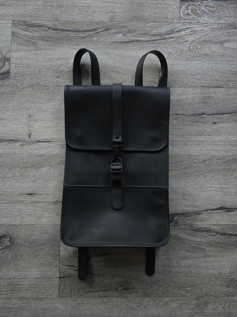 Rains Rugzak 9L - Zwart - Laptopvak 14 inch - Waterdicht, Sieraden, Tassen en Uiterlijk, Tassen | Rugtassen, Ophalen of Verzenden