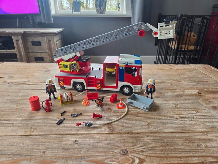 Playmobil Brandweerauto met accessoires, Kinderen en Baby's, Speelgoed | Playmobil, Zo goed als nieuw, Complete set, Ophalen of Verzenden