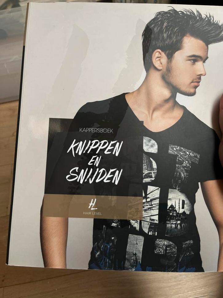 Kappersboeken: Knippen & Snijden en Kleuren, Boeken, Hobby en Vrije tijd, Zo goed als nieuw, Overige onderwerpen, Ophalen of Verzenden