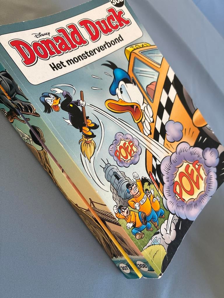 Donald Duck: Het monsterverbond & De kerstwensen-bende, Meerdere stripboeken, Ophalen of Verzenden, Gelezen