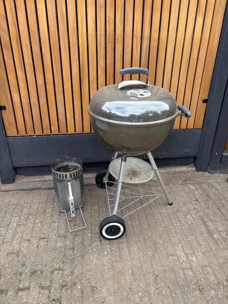 Weber houtskoolbarbecue met brikettenstarter, Tuin en Terras, Ophalen, Gebruikt, Met accessoires