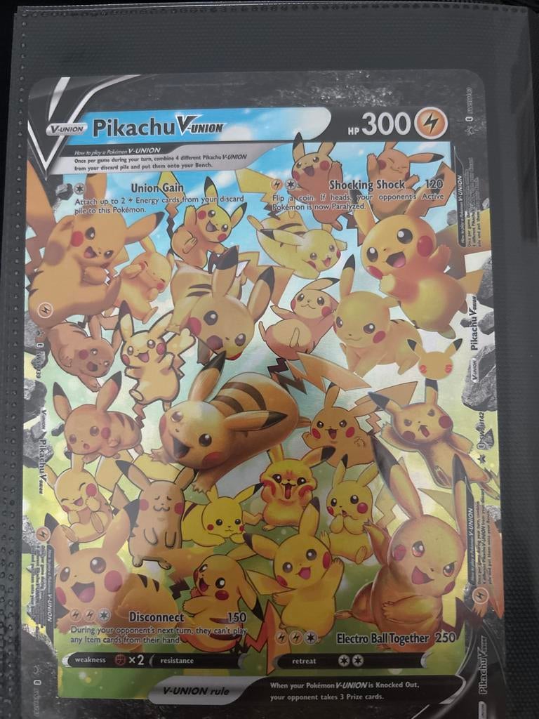 Pikachu V-UNION SWSH140 Oversized Pokémon Kaart, Ophalen of Verzenden, Zo goed als nieuw