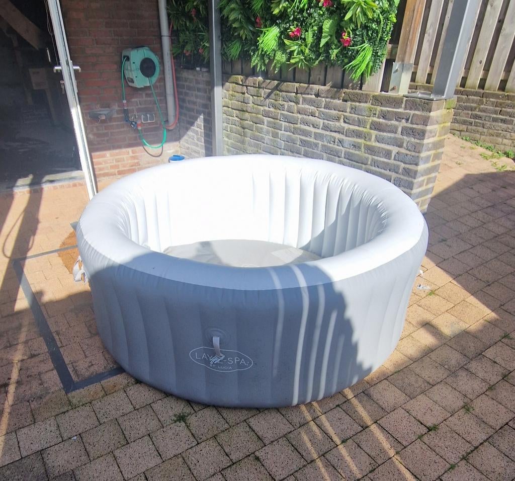 Lay-Z-Spa Lucia Opblaasbare Jacuzzi, Tuin en Terras, Bubbelbaden en Hottubs, Ophalen of Verzenden, Gebruikt, Opblaasbaar