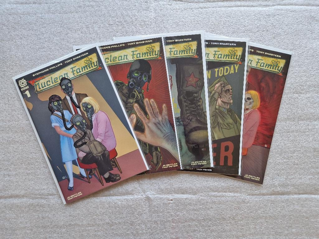 Nuclear Family - complete serie - Aftershock Comics, Amerika, Complete serie of reeks, Nieuw, Ophalen of Verzenden