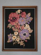Bloemen borduurwerk - 44cm, Ophalen of Verzenden, Minder dan 50 cm, Schilderij, Minder dan 50 cm