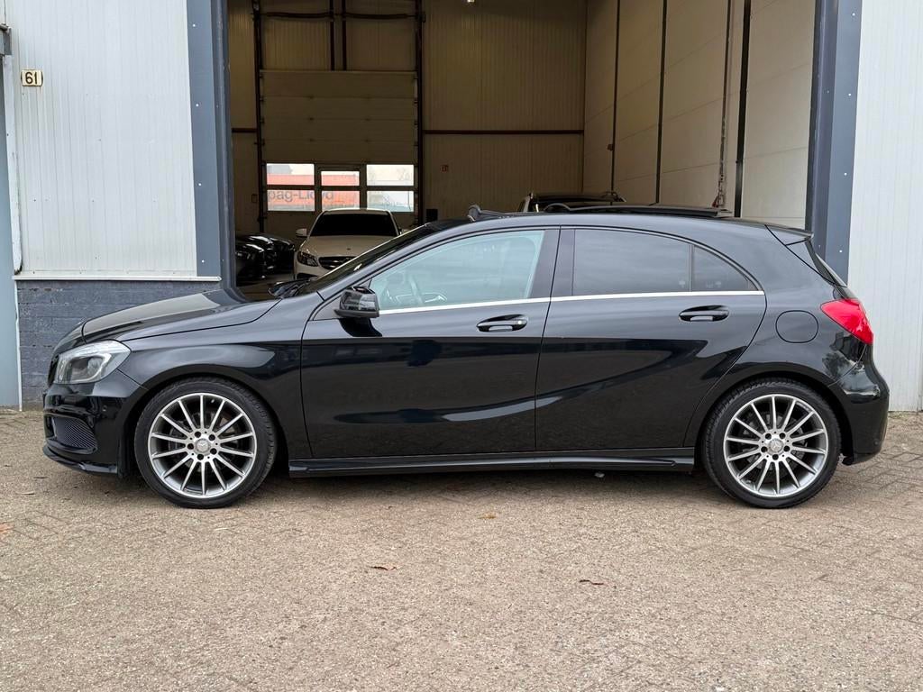 Mercedes-Benz A-klasse 180 AMG-Line Panoramadak|CARPLAY|APK!, Gebruikt, 4 cilinders, 19 km/l, Onderhoudsboekje
