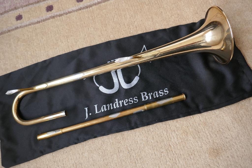 trompet beker, Muziek en Instrumenten, Ophalen of Verzenden, Gebruikt, Bes-trompet