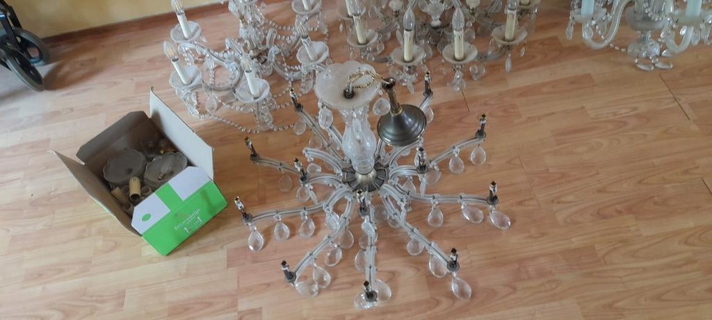 5 x glas kristal kroonluchter uit inboedel, Ophalen