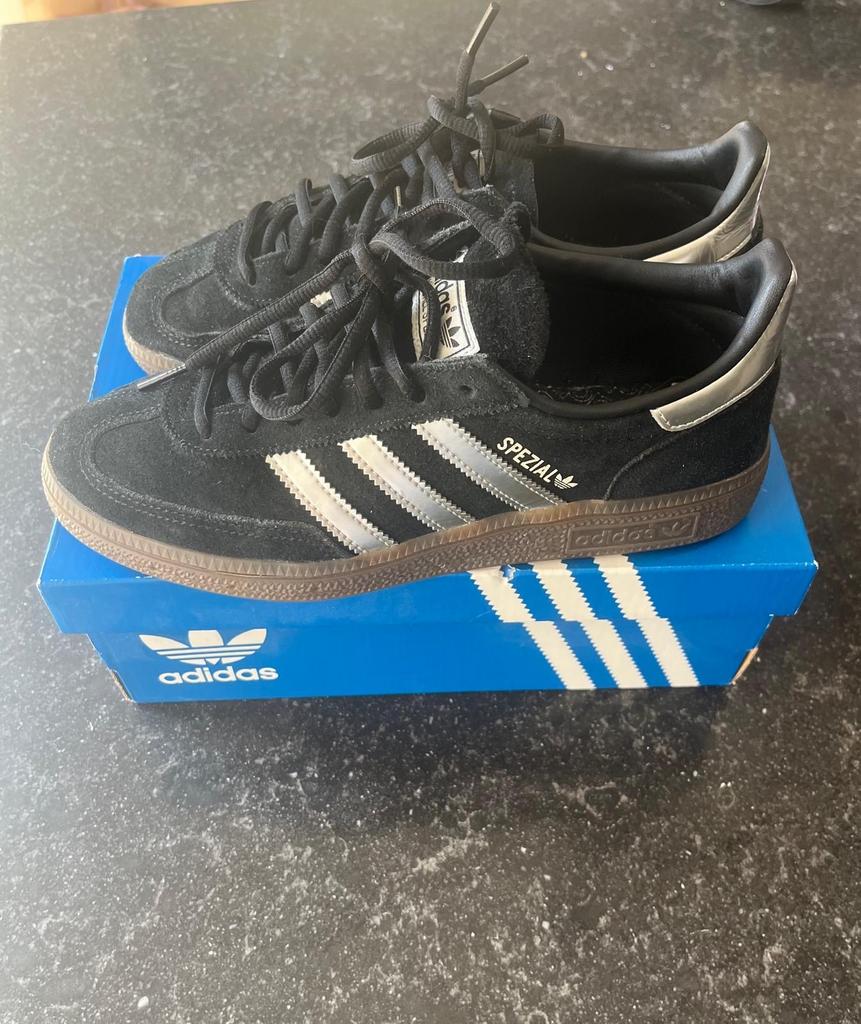 Adidas Spezial sneakers - Zwart met zilveren strepen, Zwart, Ophalen of Verzenden, Sneakers of Gympen, Zo goed als nieuw