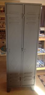 Hele mooie oude ijzeren looker kast afkomstig uit Frankrijk., Ophalen