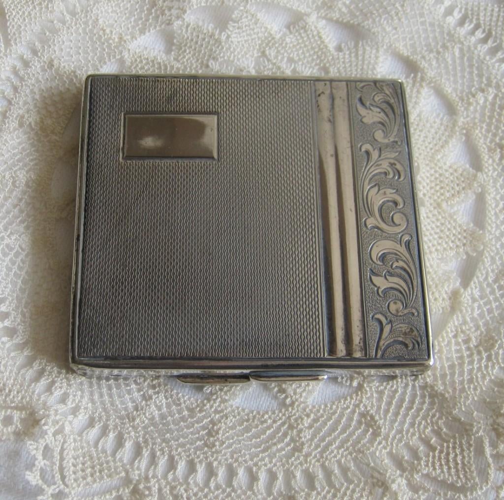 Antiek (poeder? of pepermunt?) doosje, Antiek en Kunst, Ophalen of Verzenden