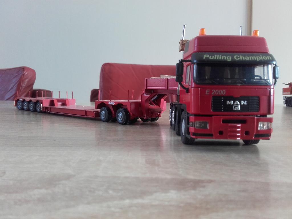 Conrad MAN F2000 met Nooteboom dieplader., Ophalen of Verzenden, Gebruikt, Bus of Vrachtwagen, Conrad