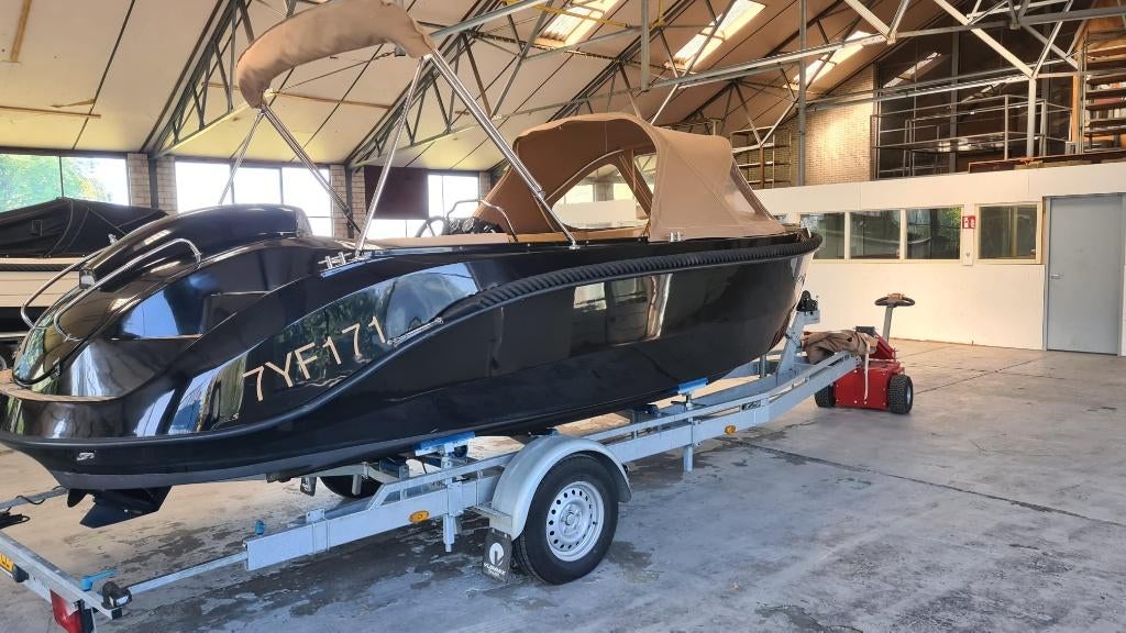 Oudhuijzer 600 tendersloep  60 pk viertakt tender sloep, Ophalen, Zo goed als nieuw, Snelvarend, 3 tot 6 meter