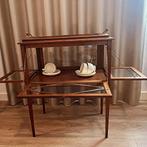 Fantastisch vintage houten vitrine tafel/ butler tray, Ophalen, 50 tot 100 cm, Eikenhout, 25 tot 50 cm
