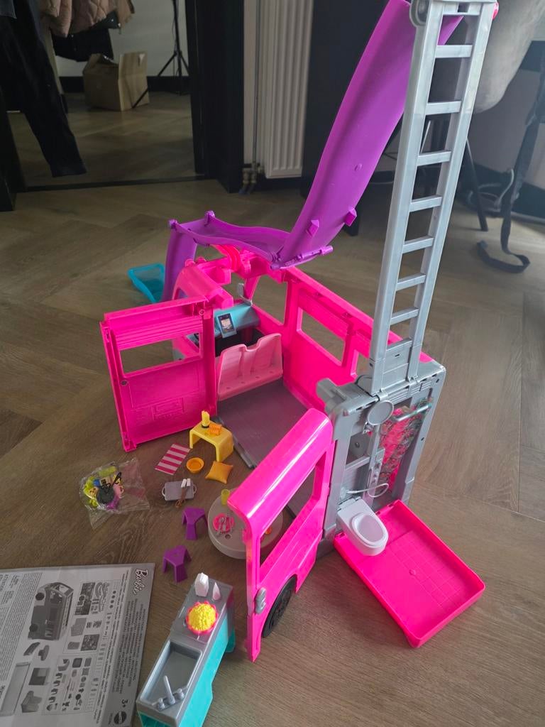 Barbie Droomcamper met accessoires - Zo goed als nieuw, Ophalen, Zo goed als nieuw
