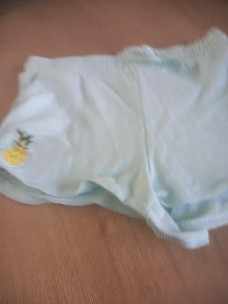 Primark lichtgroen joggingbroekje maat 38, Maat 38/40 (M), Kort, Primark, Ophalen of Verzenden