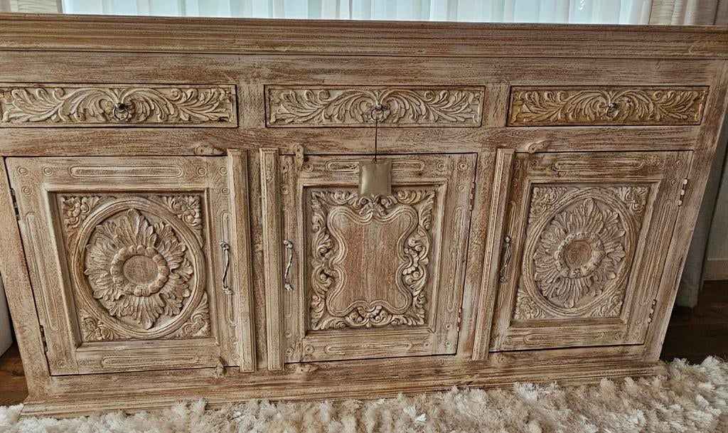 Handgesneden dressoir! UNIEK!, Huis en Inrichting, Kasten | Dressoirs, Ophalen, 150 tot 200 cm, Zo goed als nieuw, 25 tot 50 cm