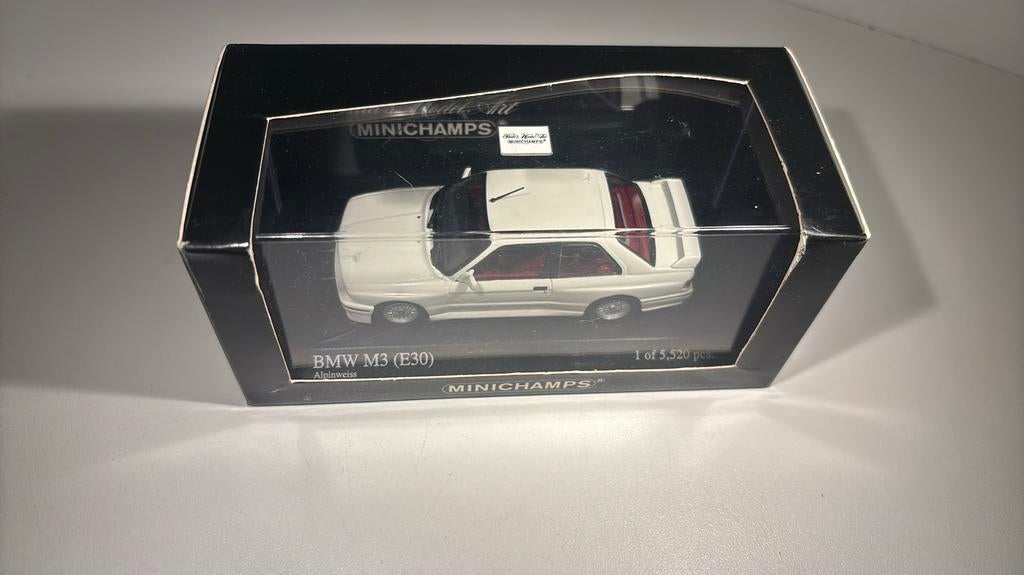 Bmw m3 (E30) white minichamps 1.43, Hobby en Vrije tijd, Modelauto's | 1:43, Auto, Ophalen of Verzenden, MiniChamps, A