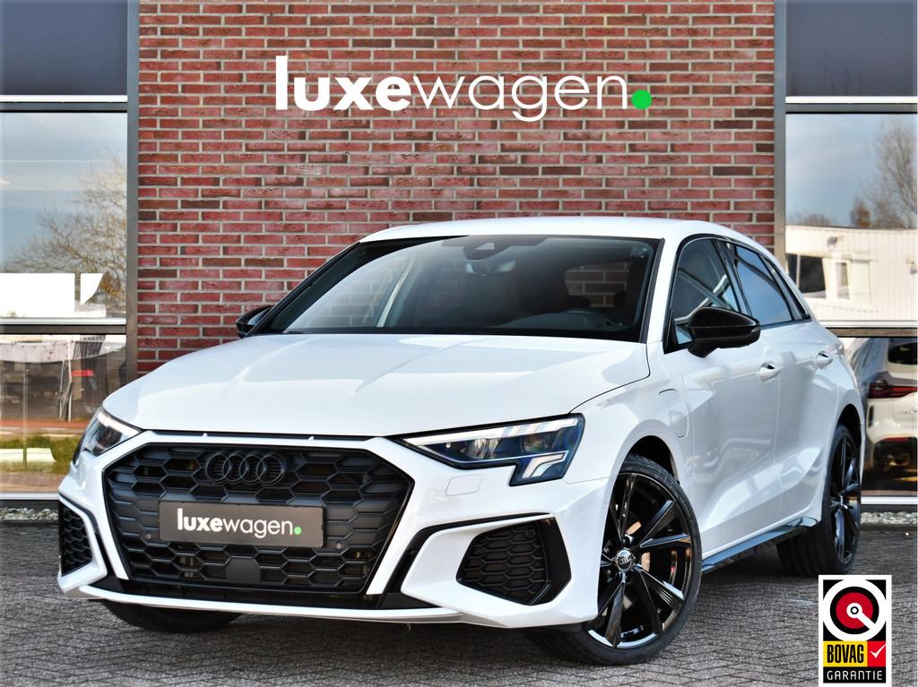 Audi A3 Sportback 45 TFSI e S-Line 19inch m-LED ACC Camera S, Auto's, 12 maanden, Stof, Gebruikt, Zwart