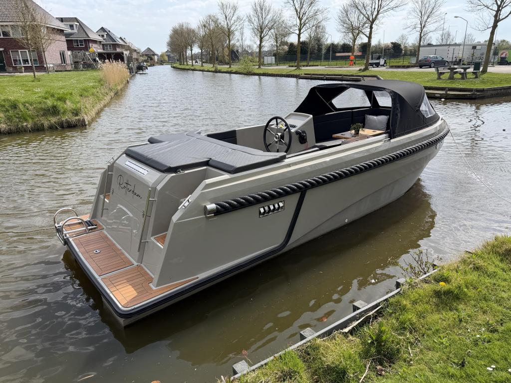 Aqua 24 690 Tender Mercury 25PK Injectie BJ2025 INCL Trailer, 10 tot 30 pk, 6 meter of meer, Zo goed als nieuw, Polyester