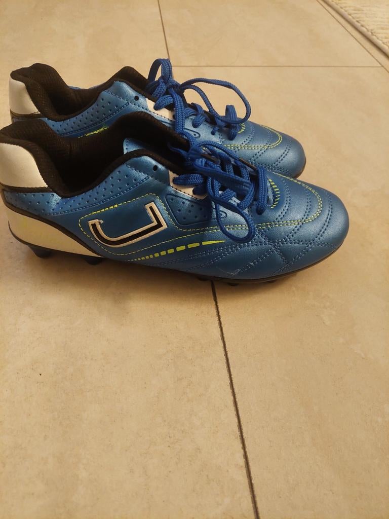 te koop football schoenen , kinderen maat38, Maat XS of kleiner, Schoenen, Nieuw, Ophalen of Verzenden