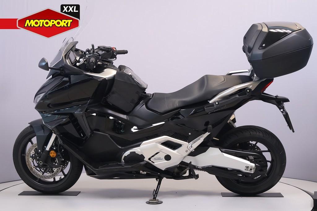 Honda Forza 750 - foto 3