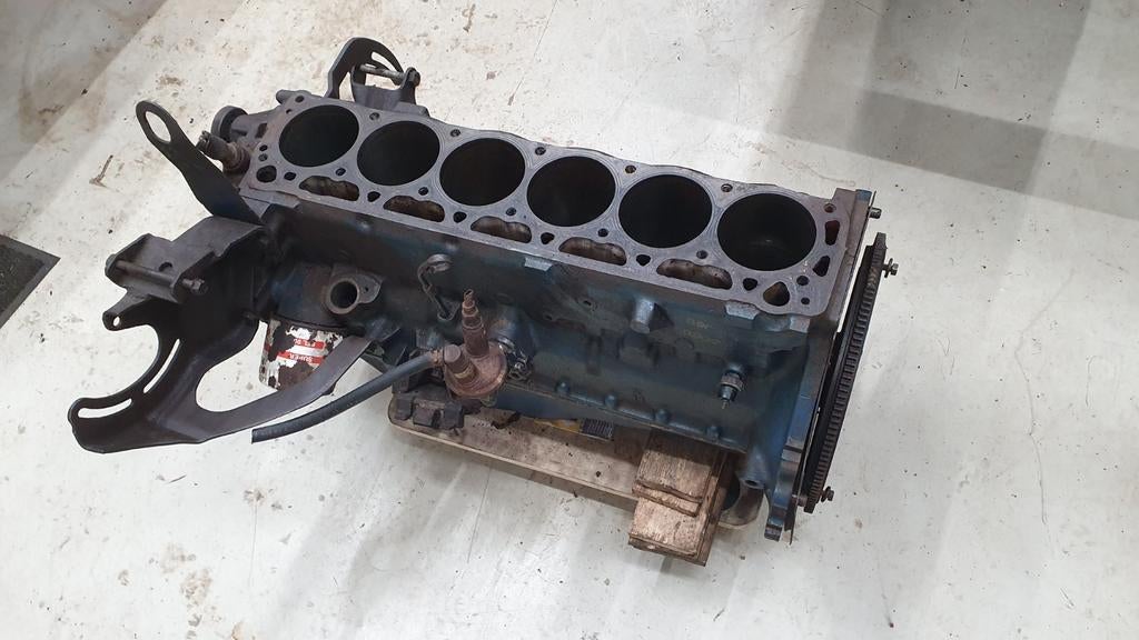 Ford 6 cilinder 200CI, Ophalen, Ford
