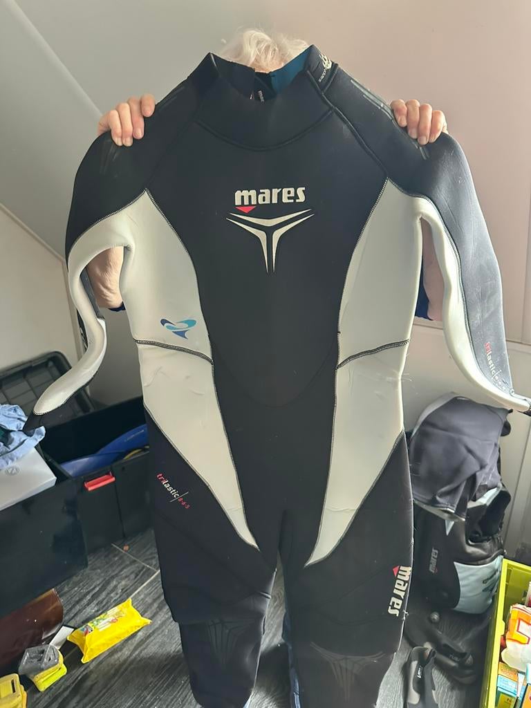Te koop complete duikuitrusting Mares wetsuits en trimvest, Watersport en Boten, Duiken, Ophalen, Zo goed als nieuw, Duikpak
