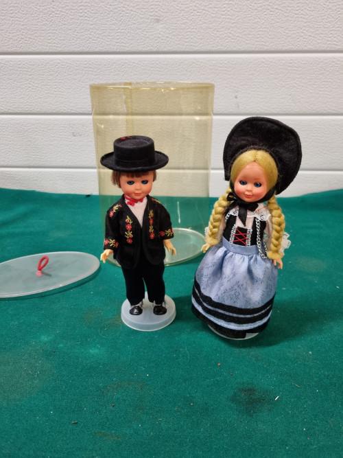 poppen souvenir stel kledendracht, Verzamelen, Poppen, Ophalen of Verzenden, 'T Olde Gre-j, Info@toldegrej.nl, Endepoelstraat 20f Didam