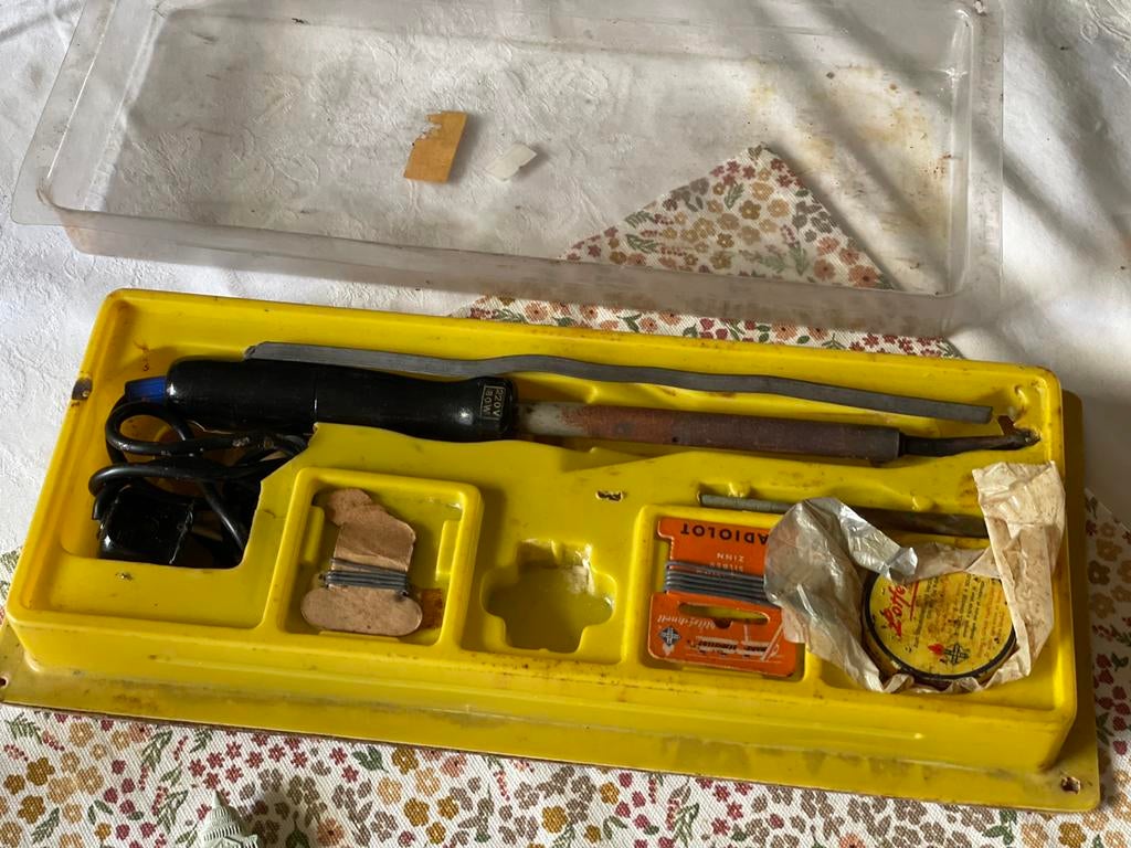 Soldeerbout met toebehoren in Doos, Doe-het-zelf en Verbouw, Gereedschap | Handgereedschap, Ophalen of Verzenden, Gebruikt