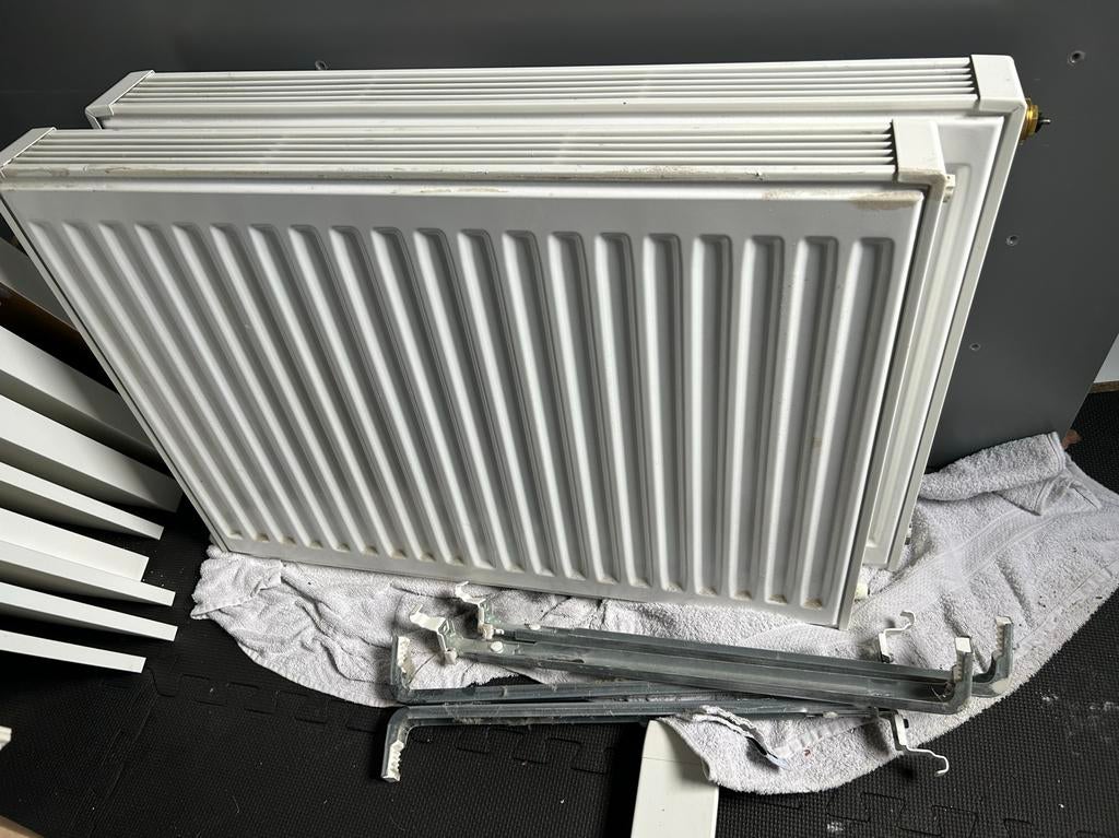3 gebruikte radiatoren (2x 70x50cm, 1x 90x50cm), Ophalen, 30 tot 80 cm, Gebruikt, Radiator