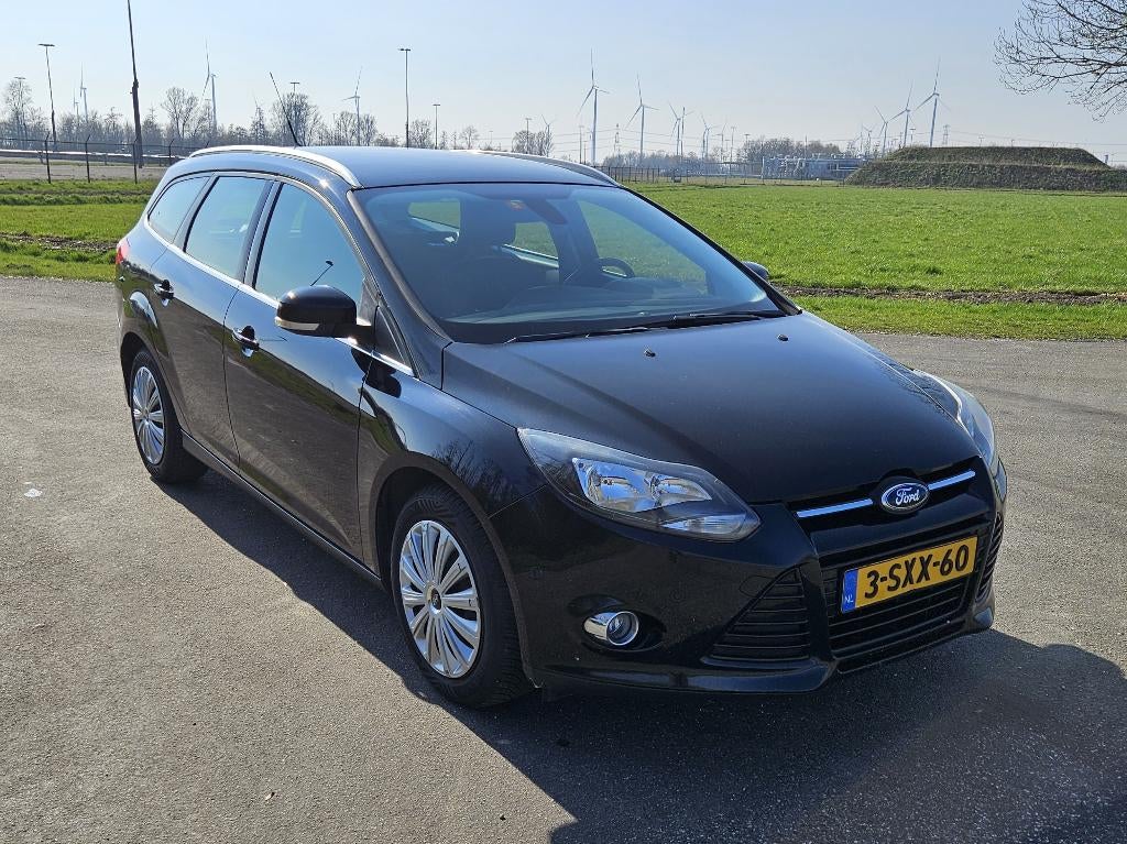 Ford Focus 1.0 Ecoboost 92KW Wagon 2013 Zwart, Euro 5, 125 pk, Parkeersensor, Zwart