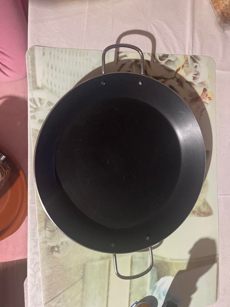 Grote zwarte paellapan met twee handvatten, Huis en Inrichting, Keuken | Potten en Pannen, Ophalen of Verzenden, Gebruikt, Overige materialen
