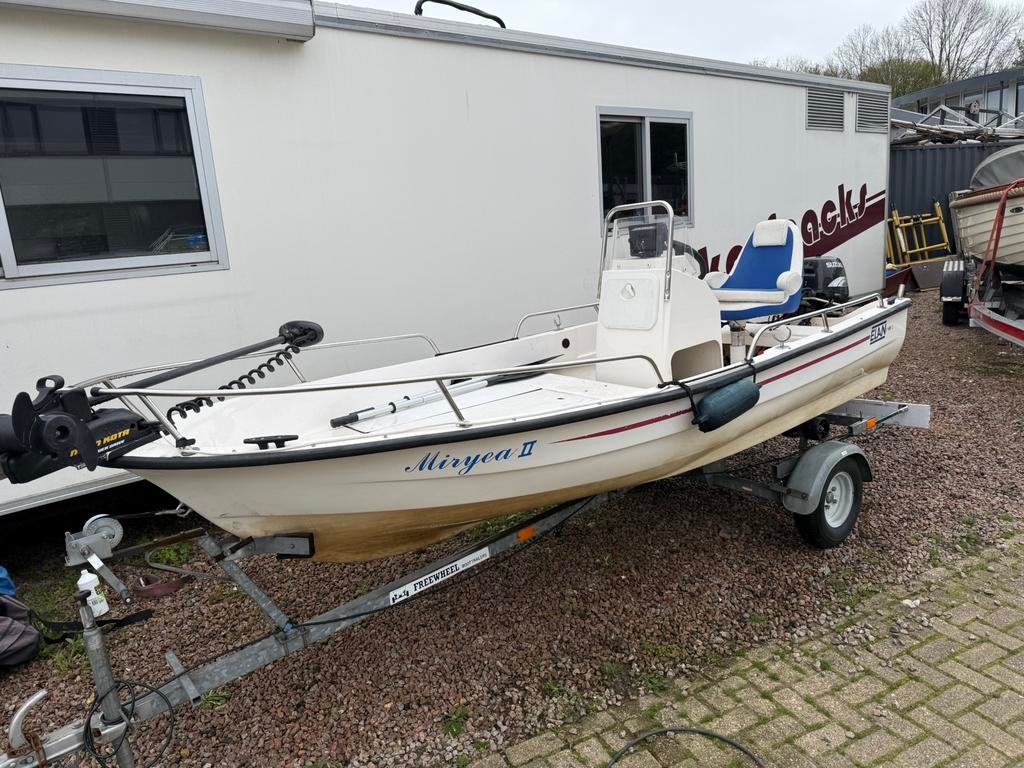 Elan 410 console /vis boot complete set, Watersport en Boten, Vis- en Consoleboten, Tot 10 pk, 3 tot 6 meter, Benzine, Buitenboordmotor