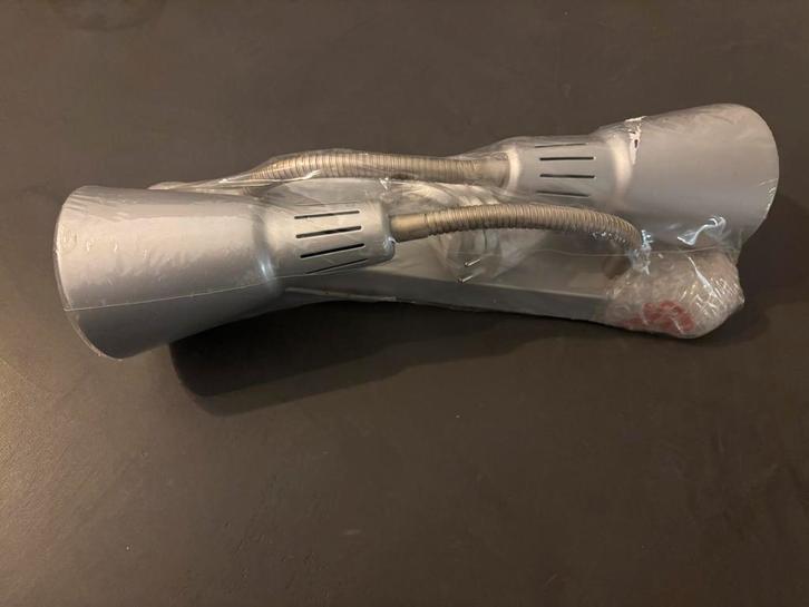Nieuwe Vintage Ikea Kvart wandlamp met 2 koppen, grijs, Huis en Inrichting, Lampen | Wandlampen, Nieuw, Metaal, Ophalen of Verzenden