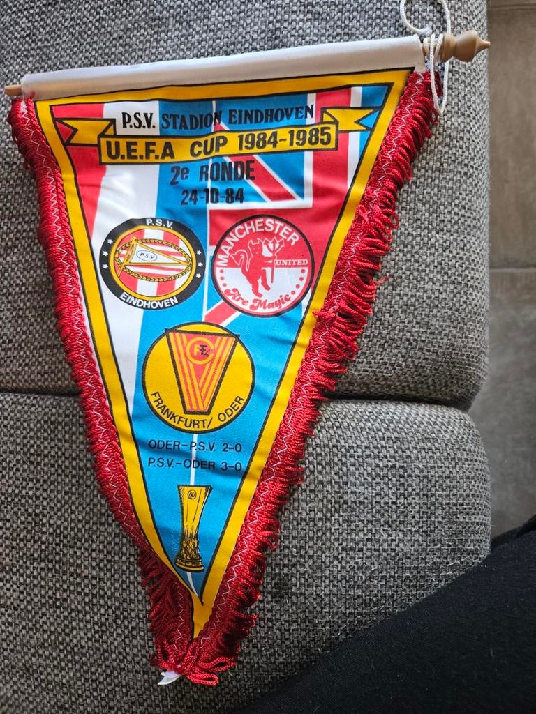 PSV stadion u.e.f.a cup 1984, Verzamelen, Ophalen of Verzenden, Zo goed als nieuw, PSV, Vaantje of Sjaal