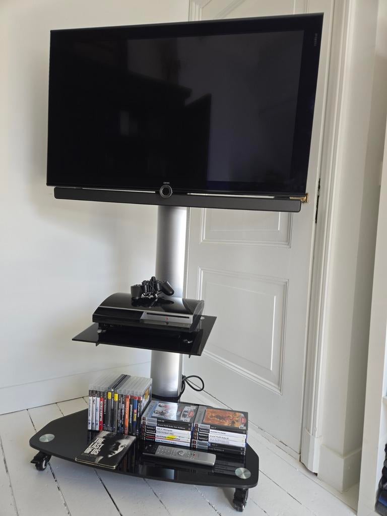 PS3 set: console, games, TV standaard, Loewe TV, soundbar, Spelcomputers en Games, Ophalen
