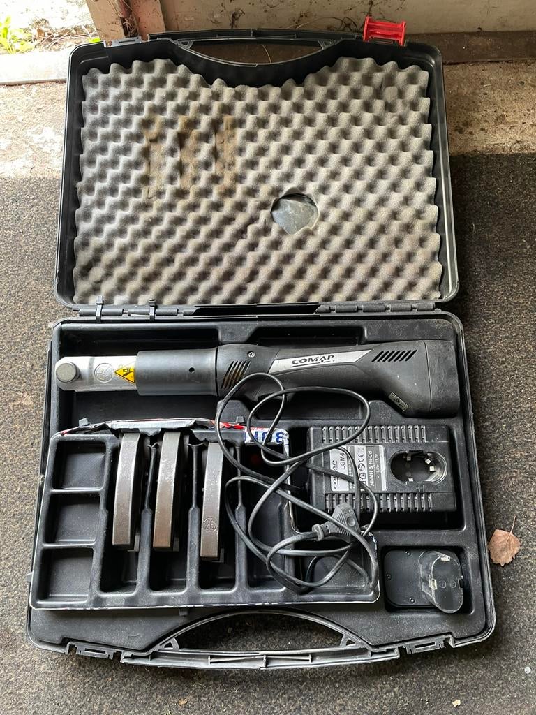 Henco Comap perstang met persbekken 16, 20 en 26, Overige materialen, 6 meter of meer, Overige typen, Zo goed als nieuw