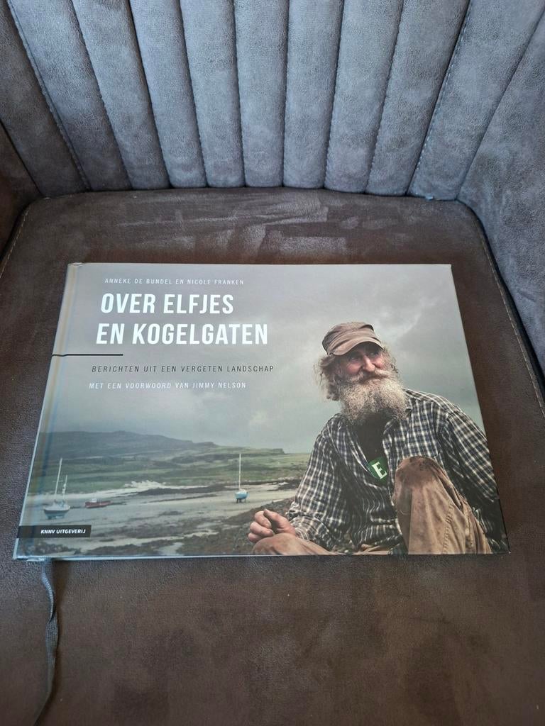 Over Elfjes en Kogelgaten - Anneke de Bundel & Nicole, Ophalen of Verzenden, Zo goed als nieuw, Anneke de Bundel & Nicole Franken