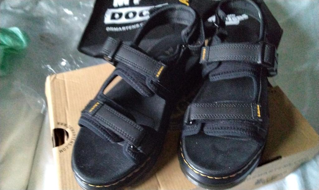 Dr. Martens Forster Sandalen Maat 39 Incl. Doos & Tas NIEUW, Kleding | Dames, Schoenen, Ophalen, Zwart, Nieuw, Sandalen of Muiltjes