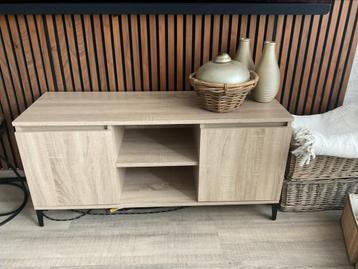 Z.g.a.n. TV kastje(103,5x35x50). NU 35€ beschikbaar voor biedingen