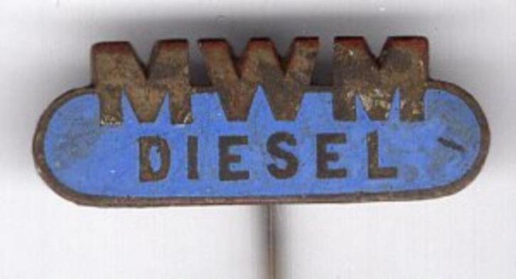 MWM diesel email op zilverkleurig speldje ( F_058 ), Verzamelen, Speldjes, Pins en Buttons, Nieuw, Speldje of Pin, Transport, Verzenden